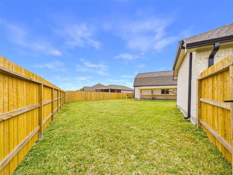 Exterior details and patio area of a home in Pedregal, Galveston (Image 28).
