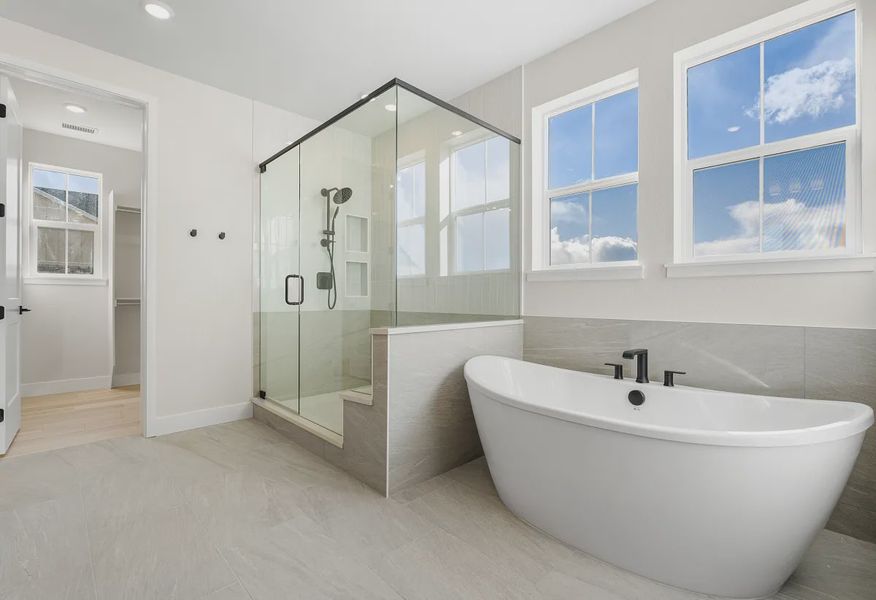 Homesite 15 Primary Bath - 16 of 18