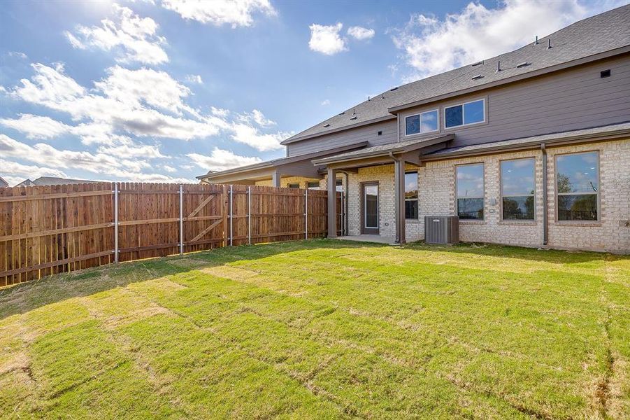 Exterior details and patio area of a home in , Mansfield (Image 4).