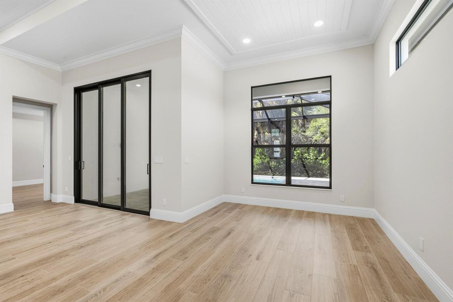 Spacious, unfurnished interior of a new home in Seaglass, Wabasso Beach (Image 77).