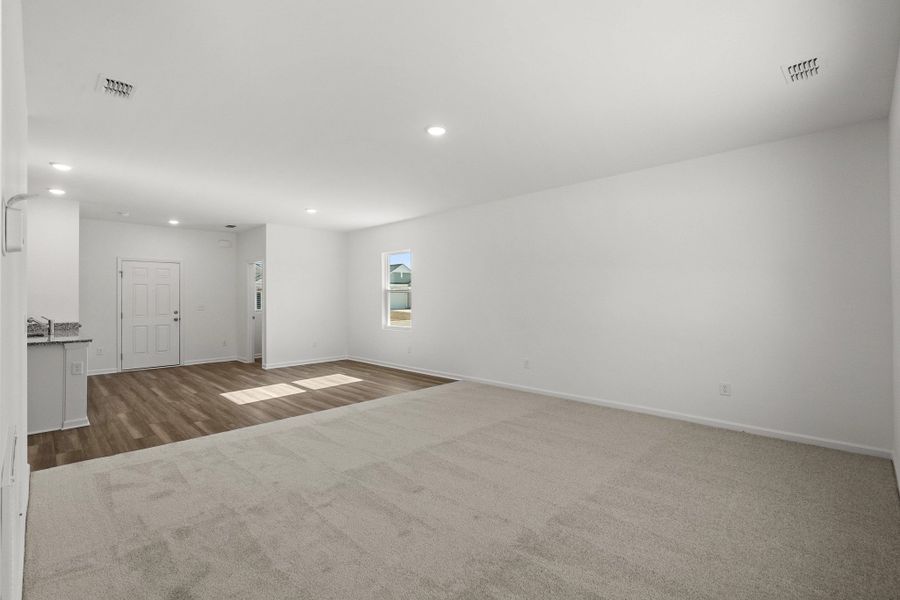 Representative unfurnished interior of a home built from the Mare by Starlight Homes in Sutton Farms, San Antonio (Image 17).