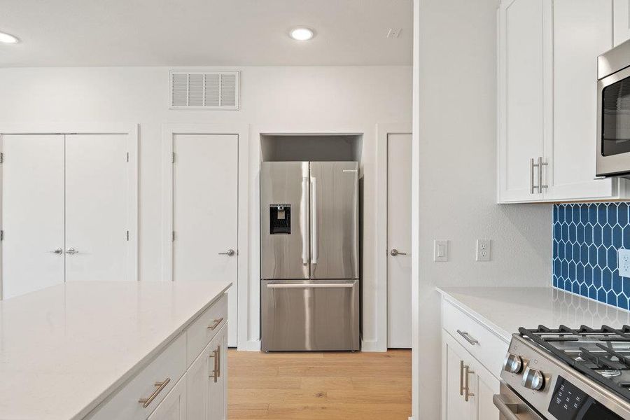 Images are for illustrative purposes only. Photos reflect a similar floor plan and are intended to convey the overall look and feel of the interiors.