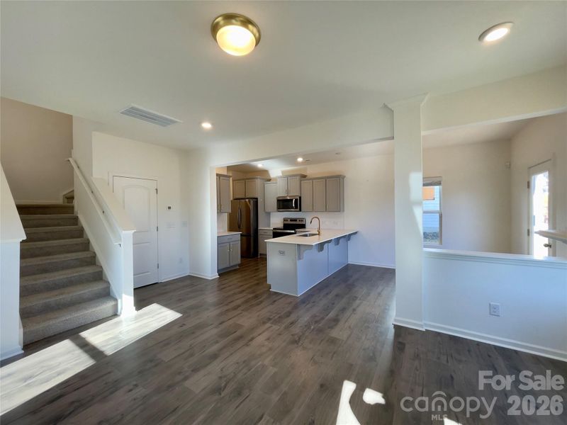 Spacious, unfurnished interior of a new home in , Peachland (Image 12).