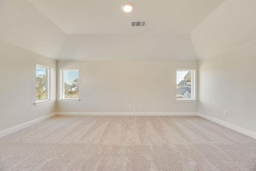 Spacious, unfurnished interior of a new home in Dominion of Pleasant Valley, Wylie (Image 27).