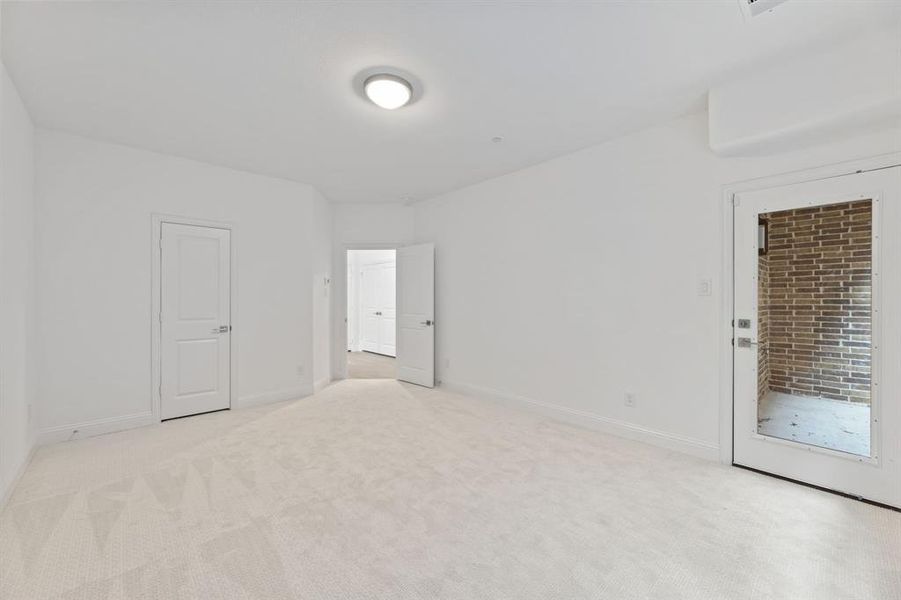Spacious, unfurnished interior of a new home in , Lewisville (Image 18).