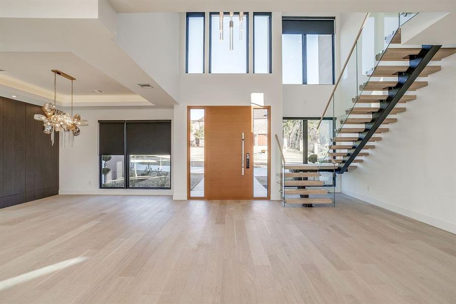 Spacious, unfurnished interior of a new home in , Cedar Hill (Image 24).