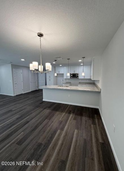 Spacious, unfurnished interior of a new home in , Jacksonville (Image 19).