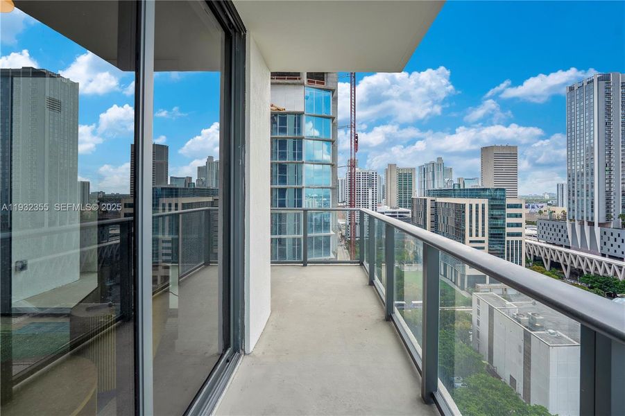 Condo located in Miami, FL showcasing its design and architecture (Image 4). Condo located in Miami, FL showcasing its design and architecture (Image 4).