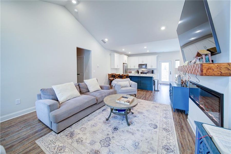 Furnished interior view inside a new home in , Waleska (Image 5).