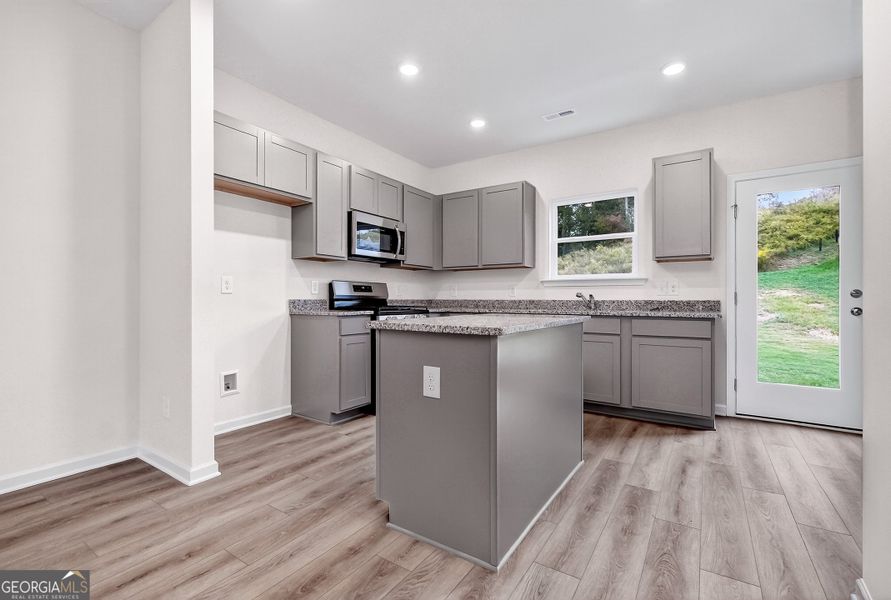 Furnished interior view inside a new home in Stonebridge North, Macon (Image 5).