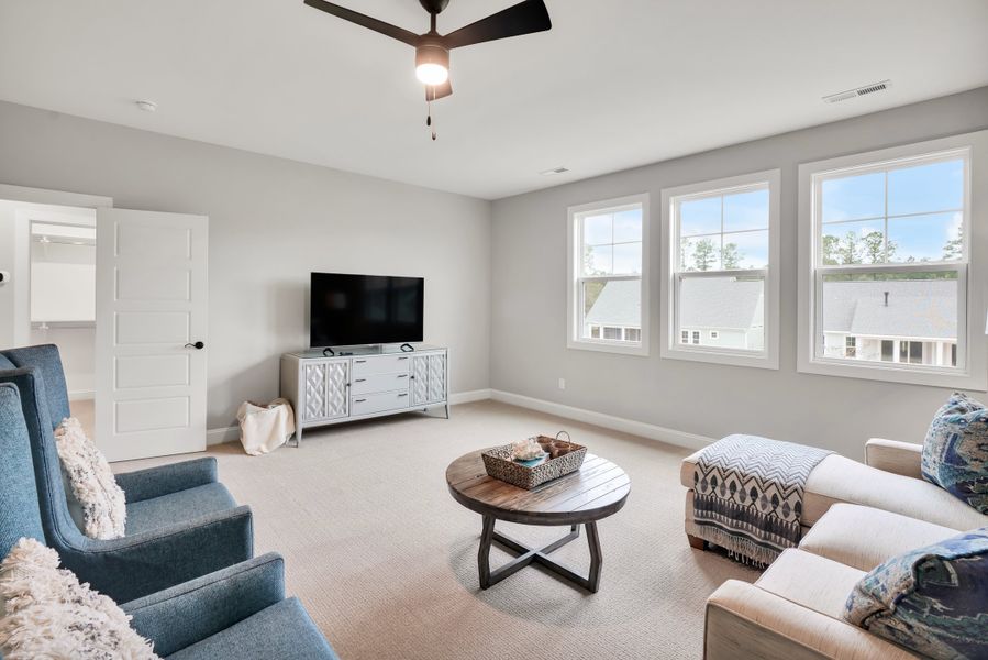 Representative furnished interior of a home built from the Lumina Island by Kent Homes in Oyster Harbour, Supply (Image 107).