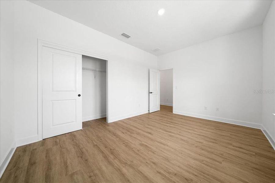 Spacious, unfurnished interior of a new home in , Spring Hill (Image 25).