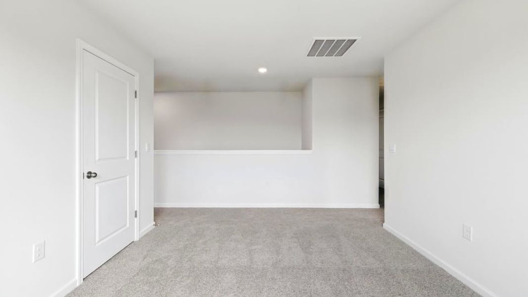 Spacious, unfurnished interior of a new home in Treemont Commons, Wellford (Image 26).