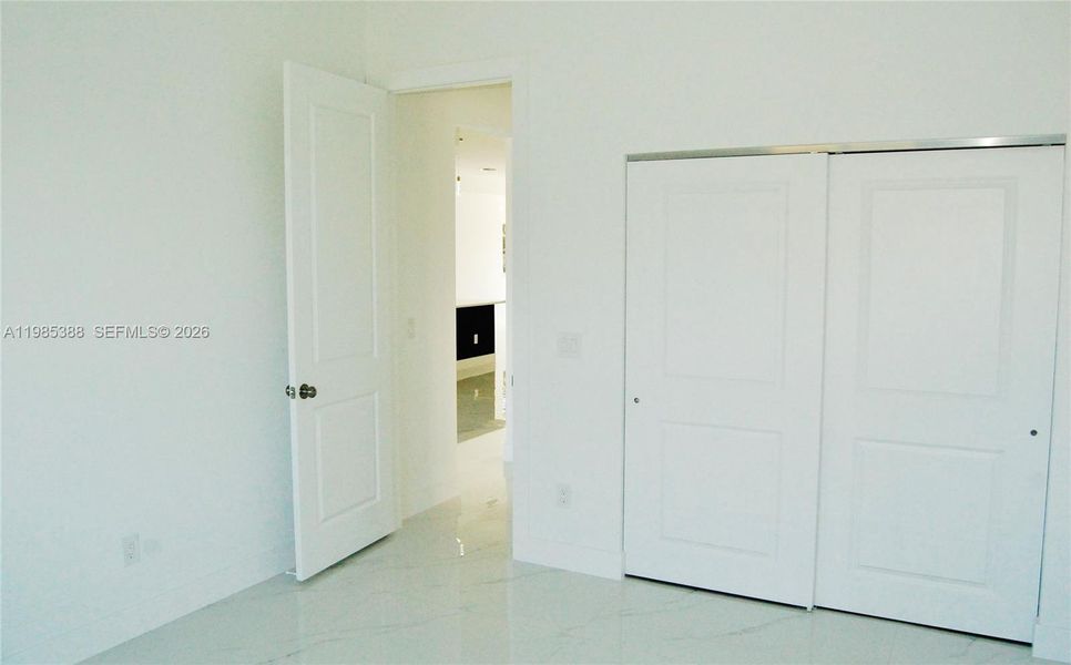 Spacious, unfurnished interior of a new home in , Pompano Beach (Image 16).