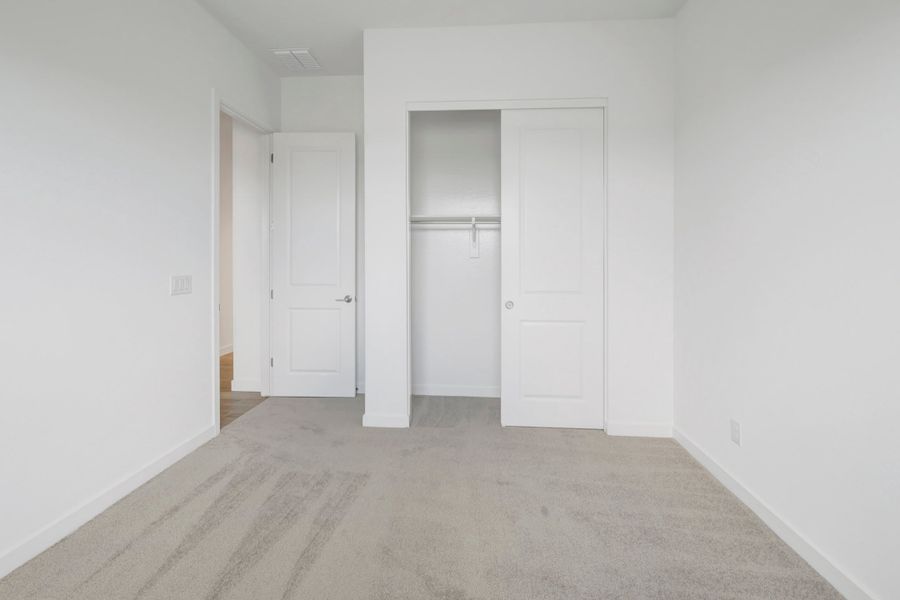 Spacious, unfurnished interior of a new home in Terraza, San Tan Valley (Image 39).