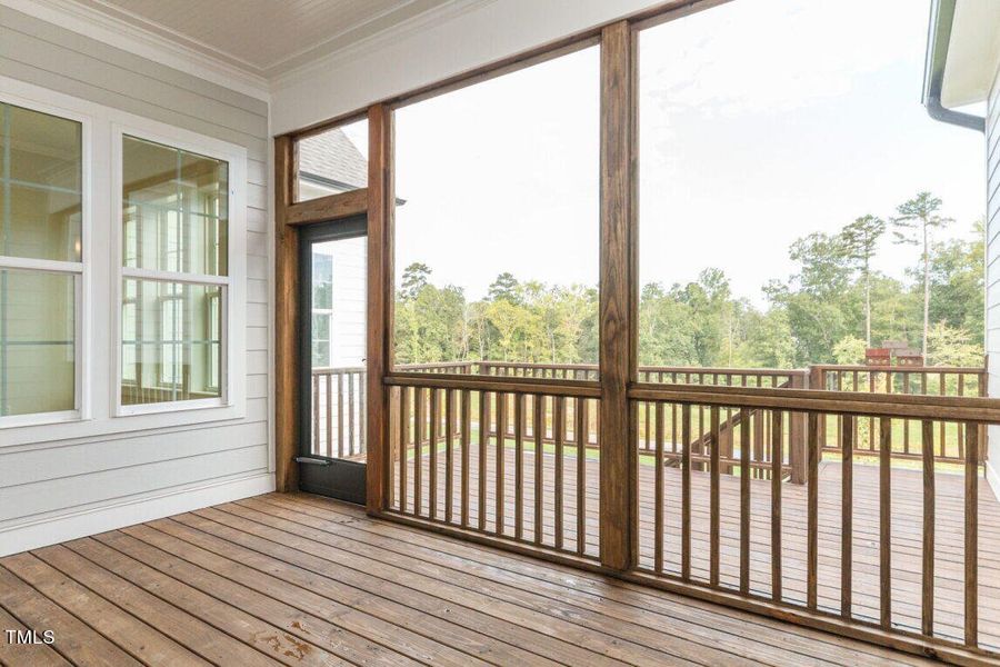 B Building Screened Porch 2