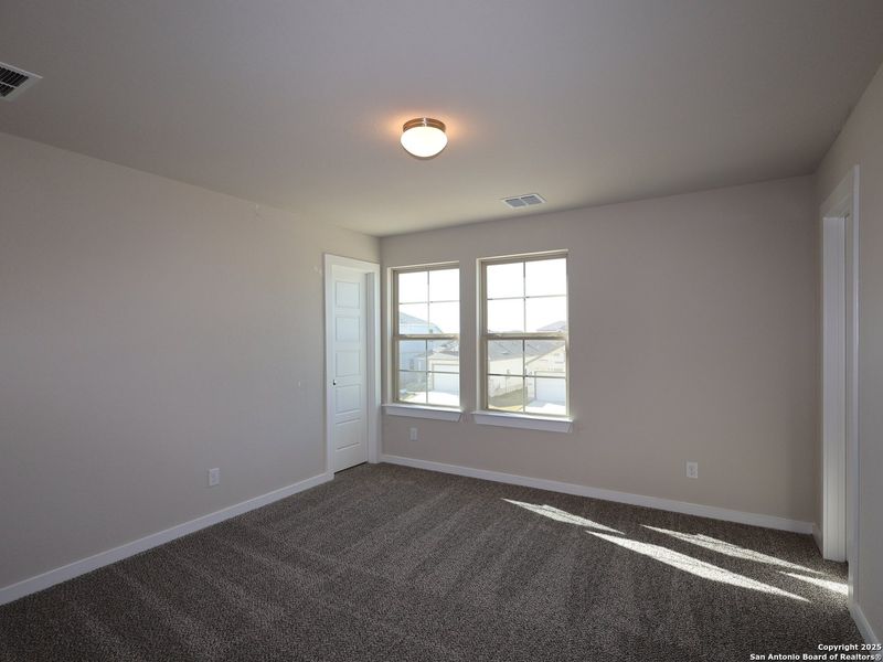 Spacious, unfurnished interior of a new home in Winding Brook, San Antonio (Image 17). Spacious, unfurnished interior of a new home in Winding Brook, San Antonio (Image 17).