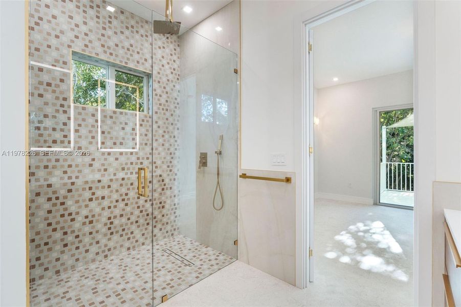 Furnished interior view inside a new home in , Islamorada, Village of Islands (Image 69).