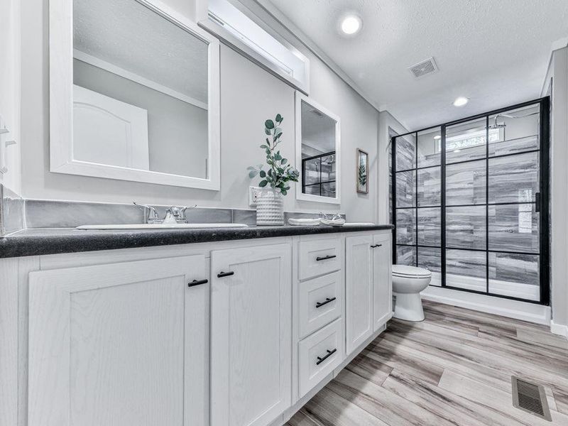 Furnished interior view inside a new home in , Jasper (Image 13).