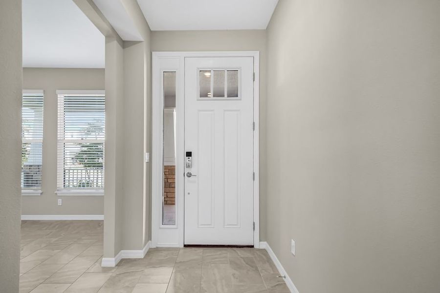 Spacious, unfurnished interior of a new home in Veranda Oaks, Port St. Lucie (Image 39).