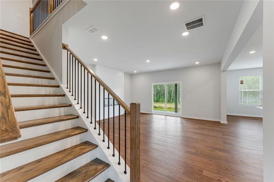 Spacious, unfurnished interior of a new home in Parkview Estates, South Fulton (Image 17).