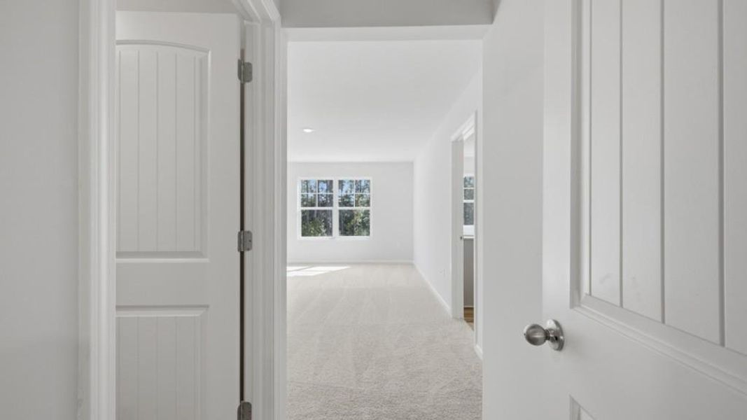 Spacious, unfurnished interior of a new home in Hughes Court, Dawsonville (Image 20).