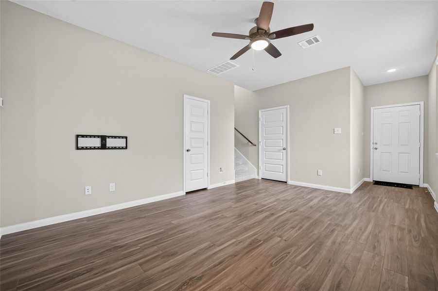 Spacious, unfurnished interior of a new home in Charleston Heights, Rosharon (Image 34).