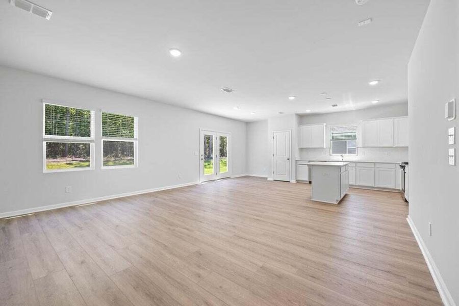 Spacious, unfurnished interior of a new home in Nexton, Summerville (Image 4).