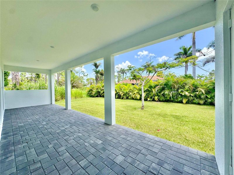 Exterior details and patio area of a home in , Rotonda West (Image 2).
