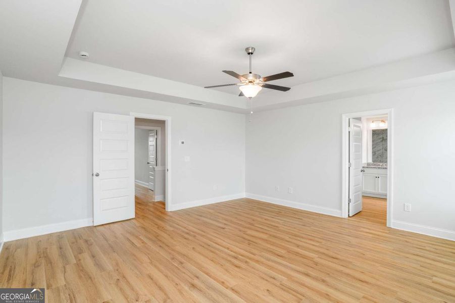 Spacious, unfurnished interior of a new home in Killian Manor at The Adares, Adairsville (Image 19). Spacious, unfurnished interior of a new home in Killian Manor at The Adares, Adairsville (Image 19).
