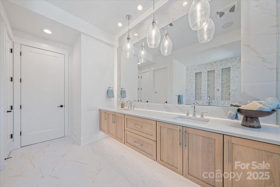 Owner's Bath - Vanity