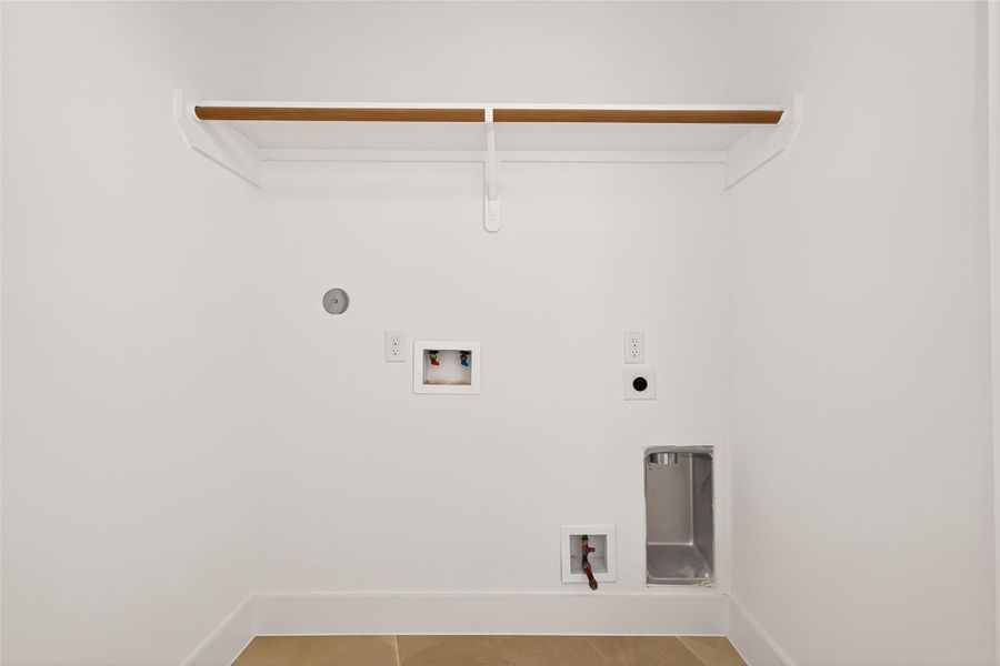 Spacious, unfurnished interior of a new home in , Houston (Image 33).