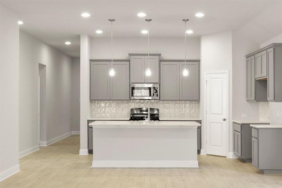 12. 2907 Hanscom - Kitchen (3)