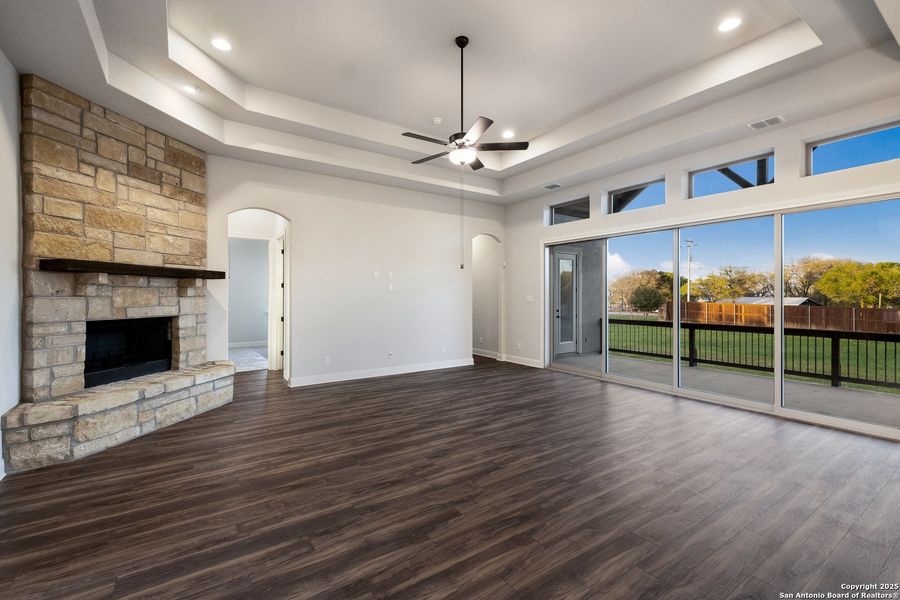 Spacious, unfurnished interior of a new home in Harvest Hills, Marion (Image 21).