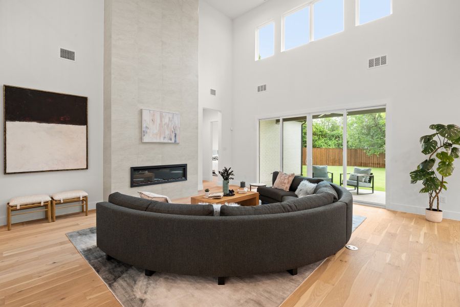 Furnished interior view inside a new home in , Dallas (Image 5).