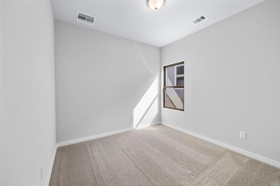 Spacious, unfurnished interior of a new home in Westridge Cove, Conroe (Image 25).