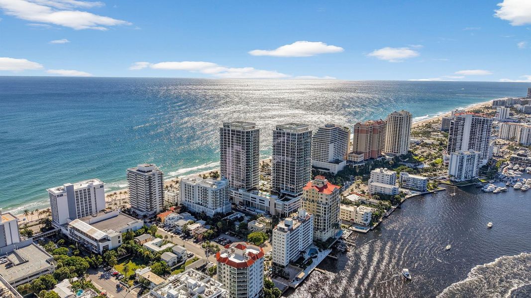 Condo located in Fort Lauderdale, FL showcasing its design and architecture (Image 4).