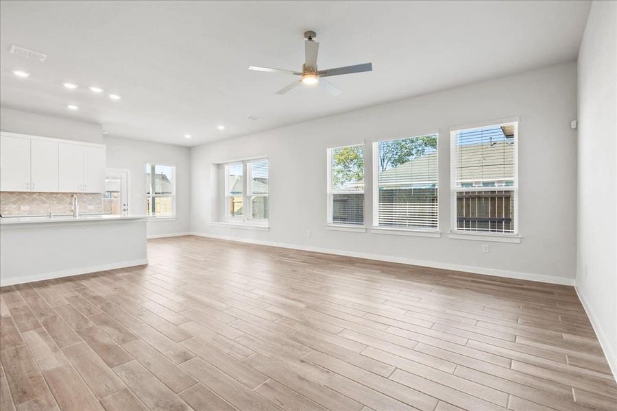 Spacious, unfurnished interior of a new home in Trace, San Marcos (Image 20).