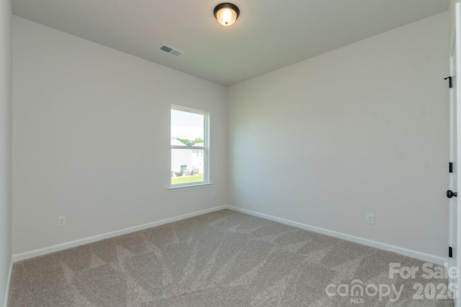 Spacious, unfurnished interior of a new home in Sunset Meadows, Charlotte (Image 25).