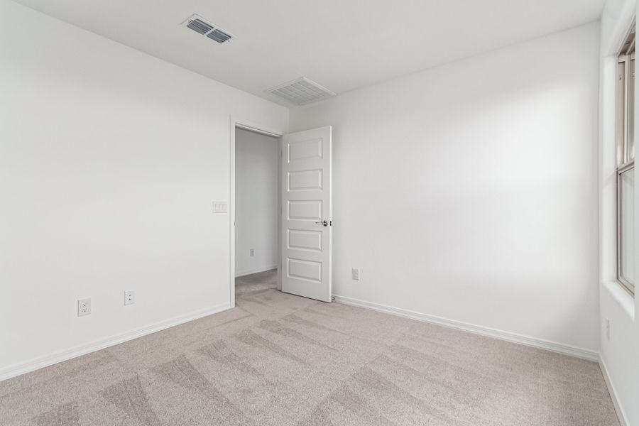 Representative unfurnished interior of a home built from the Glenstone by Taylor Morrison in Lucero Discovery Collection, Goodyear (Image 25).