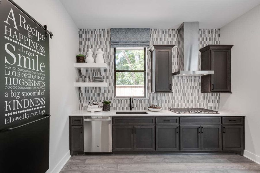 Representative furnished interior of a home built from the Verona by Tri Pointe Homes in Sienna 80′, Missouri City (Image 15).