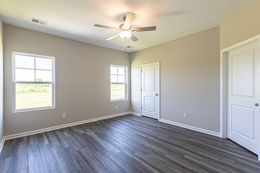 Representative unfurnished interior of a home built from the Dillon II by Great Southern Homes in Shady Grove, Conway (Image 55).