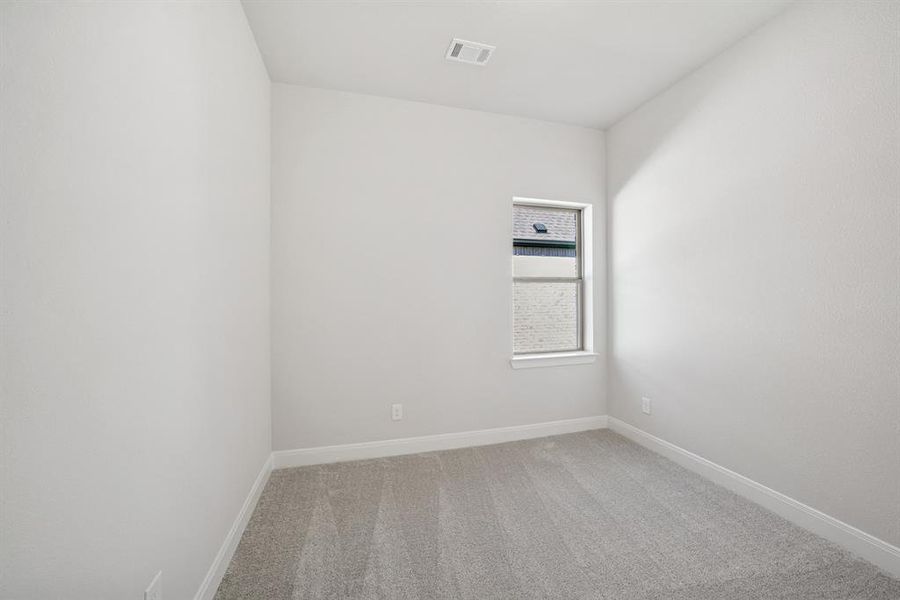 Spacious, unfurnished interior of a new home in Myrtle Creek, Waxahachie (Image 24). Spacious, unfurnished interior of a new home in Myrtle Creek, Waxahachie (Image 24).