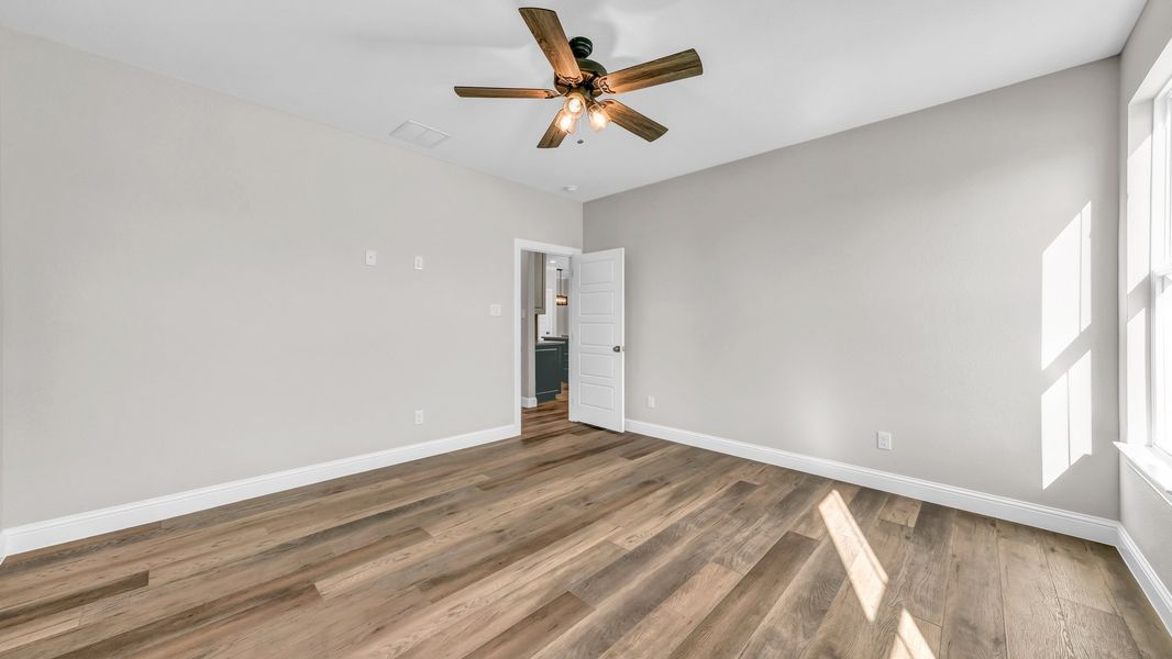 Representative unfurnished interior of a home built from the Clementine by Zeal Home Builders in Saddle Crest Estates, Weatherford (Image 61).