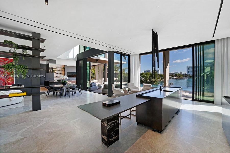 Community amenities in , Miami Beach (Image 58).