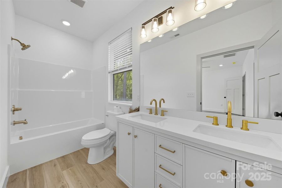 Furnished interior view inside a new home in , Dallas (Image 8). Furnished interior view inside a new home in , Dallas (Image 8).