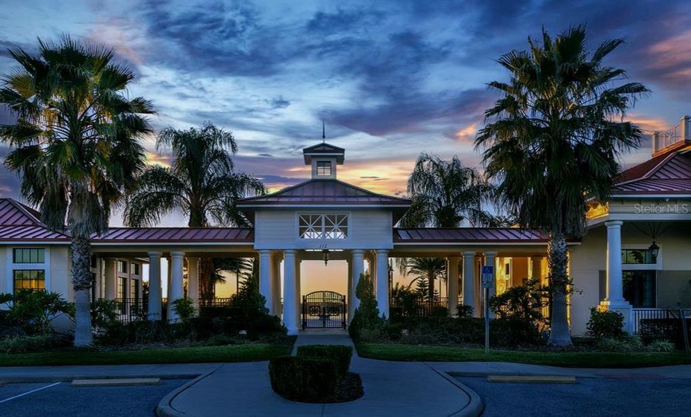 Community amenities in , Auburndale (Image 32).