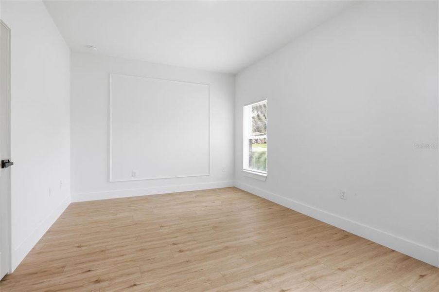 Spacious, unfurnished interior of a new home in , Orlando (Image 24).