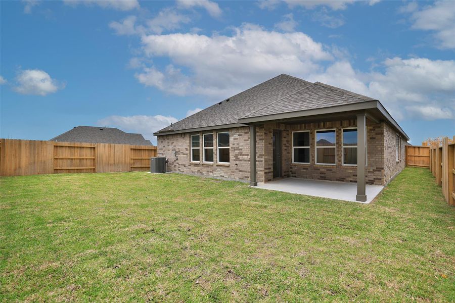 Exterior details and patio area of a home in River Ranch, Dayton (Image 23).