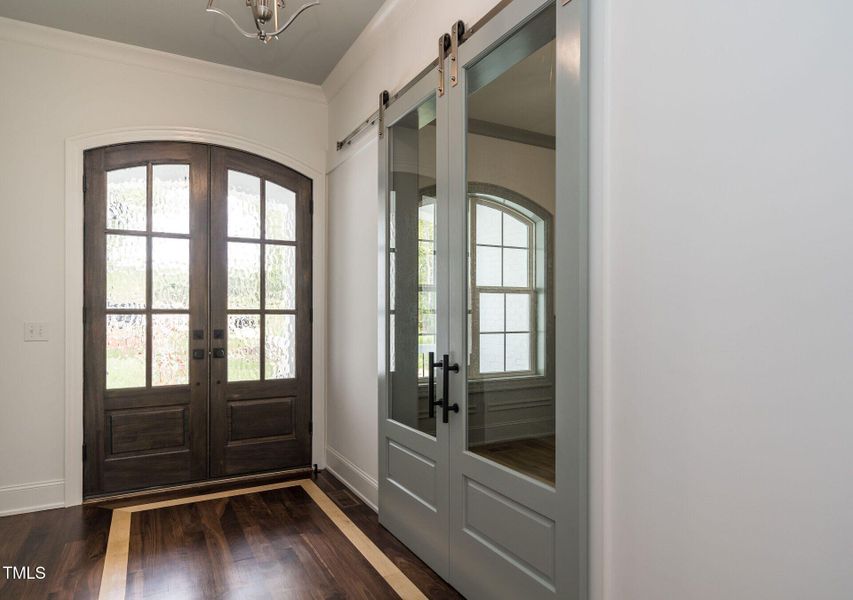 004-1920x1080-entry-foyer